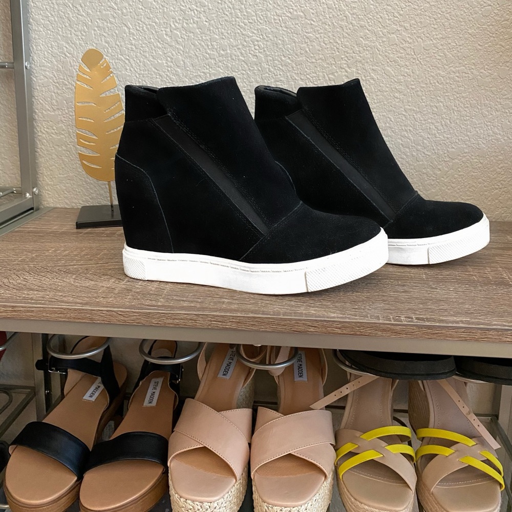 Steve Madden Wedge Suede Sneaker